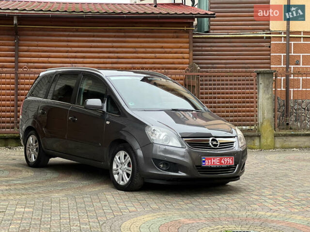Серый Опель Зафира, объемом двигателя 1.7 л и пробегом 191 тыс. км за 7900 $, фото 9 на Automoto.ua