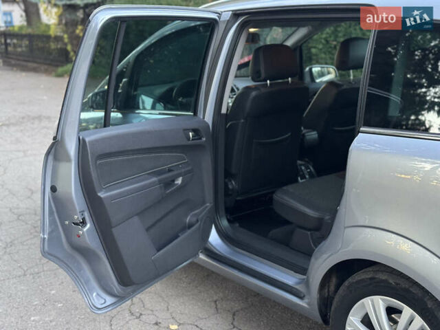 Опель Зафира 2010 в Умани на Automoto.ua Серый Опель Зафира, объемом двигателя 1.8 л и пробегом 174 тыс. км за 6500 $, фото 15 на Automoto.ua