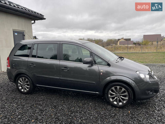 Серый Опель Зафира, объемом двигателя 1.8 л и пробегом 210 тыс. км за 7000 $, фото 3 на Automoto.ua