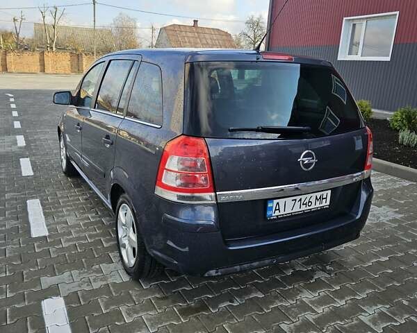 Серый Опель Зафира, объемом двигателя 1.7 л и пробегом 249 тыс. км за 6700 $, фото 5 на Automoto.ua