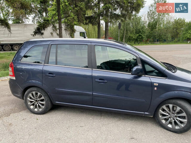 Серый Опель Зафира, объемом двигателя 2.2 л и пробегом 219 тыс. км за 6499 $, фото 10 на Automoto.ua