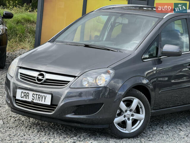 Опель Зафира 2010 в Стрые на Automoto.ua Серый Опель Зафира, объемом двигателя 1.8 л и пробегом 197 тыс. км за 6999 $, фото 6 на Automoto.ua