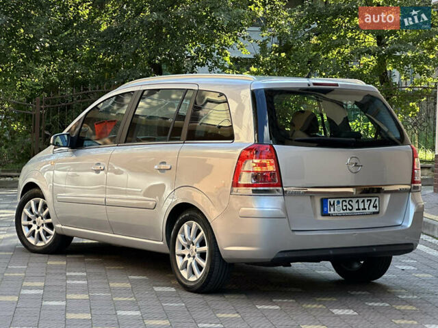 Сірий Опель Зафіра, об'ємом двигуна 1.6 л та пробігом 156 тис. км за 6899 $, фото 74 на Automoto.ua