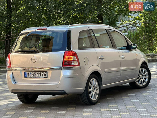 Сірий Опель Зафіра, об'ємом двигуна 1.6 л та пробігом 156 тис. км за 6899 $, фото 54 на Automoto.ua