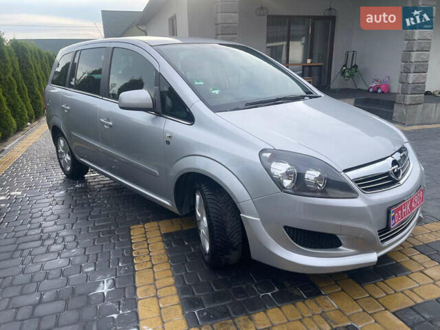 Серый Опель Зафира, объемом двигателя 1.6 л и пробегом 190 тыс. км за 6900 $, фото 4 на Automoto.ua
