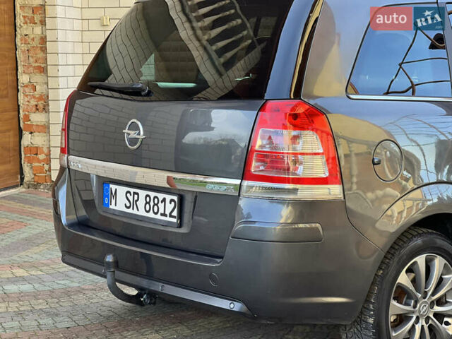 Серый Опель Зафира, объемом двигателя 1.7 л и пробегом 196 тыс. км за 7800 $, фото 17 на Automoto.ua