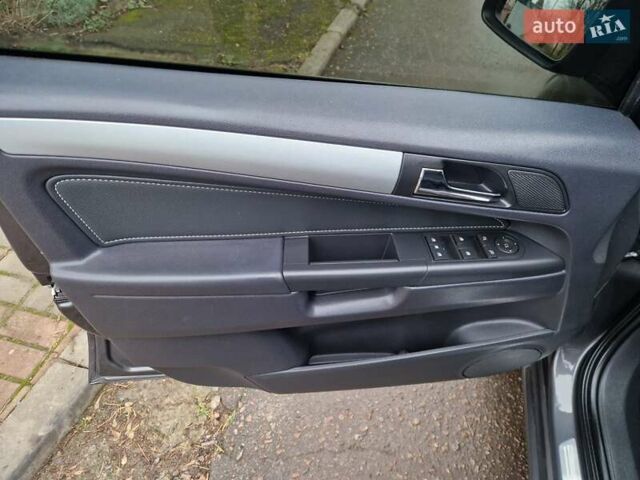 Серый Опель Зафира, объемом двигателя 1.8 л и пробегом 154 тыс. км за 7700 $, фото 16 на Automoto.ua