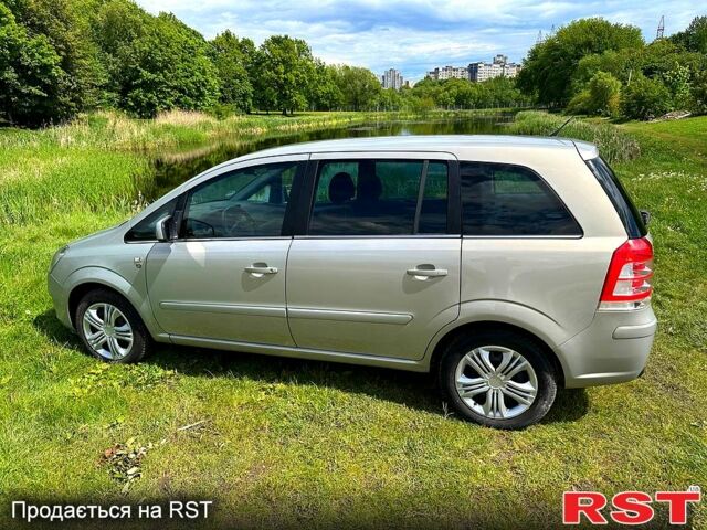 Серый Опель Зафира, объемом двигателя 1.6 л и пробегом 143 тыс. км за 6900 $, фото 6 на Automoto.ua