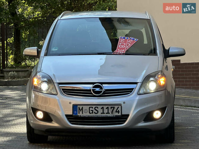 Сірий Опель Зафіра, об'ємом двигуна 1.6 л та пробігом 156 тис. км за 6899 $, фото 25 на Automoto.ua