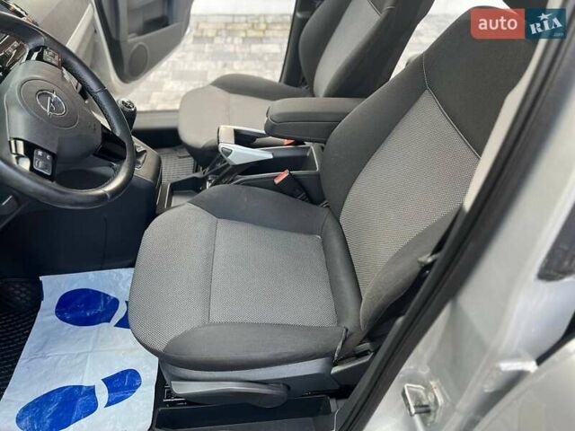 Серый Опель Зафира, объемом двигателя 1.6 л и пробегом 167 тыс. км за 7499 $, фото 48 на Automoto.ua