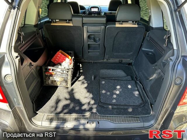 Сірий Опель Зафіра, об'ємом двигуна 1.7 л та пробігом 263 тис. км за 6300 $, фото 4 на Automoto.ua