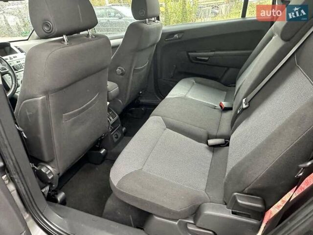 Сірий Опель Зафіра, об'ємом двигуна 1.6 л та пробігом 231 тис. км за 5999 $, фото 22 на Automoto.ua