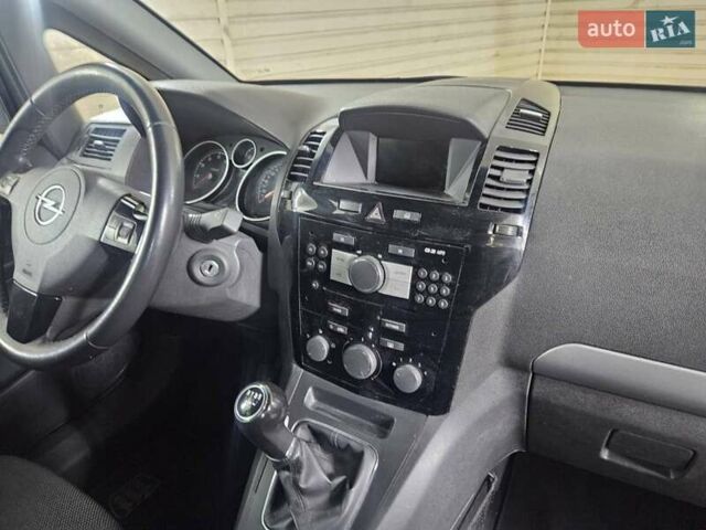 Сірий Опель Зафіра, об'ємом двигуна 1.8 л та пробігом 156 тис. км за 6450 $, фото 5 на Automoto.ua