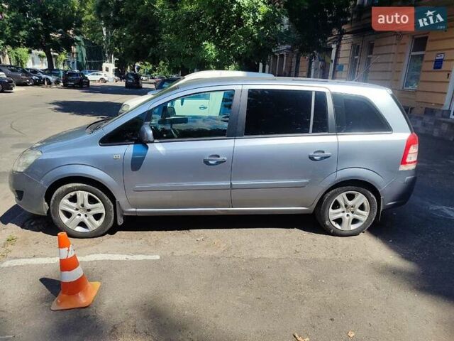 Серый Опель Зафира, объемом двигателя 1.8 л и пробегом 167 тыс. км за 6200 $, фото 1 на Automoto.ua