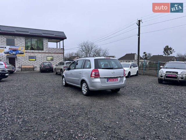 Серый Опель Зафира, объемом двигателя 1.8 л и пробегом 250 тыс. км за 6140 $, фото 20 на Automoto.ua