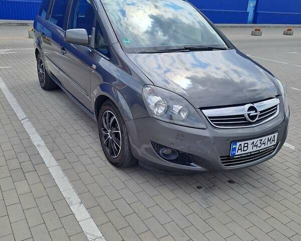 Серый Опель Зафира, объемом двигателя 1.8 л и пробегом 227 тыс. км за 7600 $, фото 2 на Automoto.ua