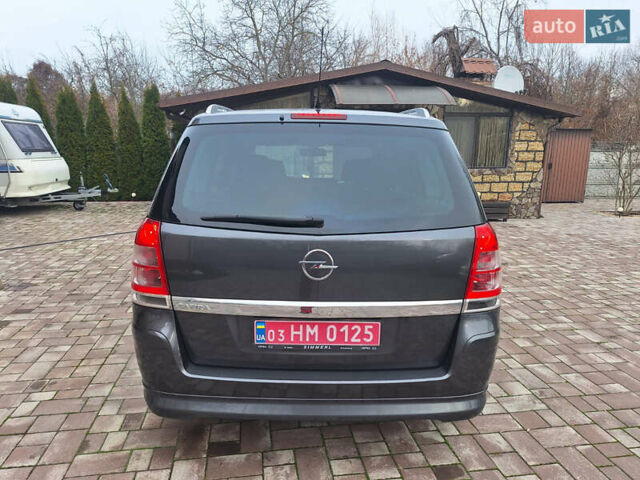 Серый Опель Зафира, объемом двигателя 1.6 л и пробегом 178 тыс. км за 7700 $, фото 7 на Automoto.ua