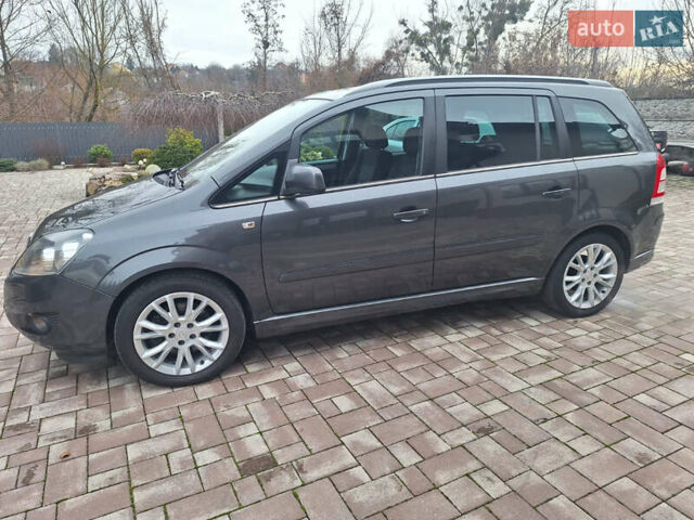 Серый Опель Зафира, объемом двигателя 1.6 л и пробегом 178 тыс. км за 7700 $, фото 5 на Automoto.ua