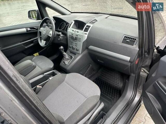 Сірий Опель Зафіра, об'ємом двигуна 1.6 л та пробігом 231 тис. км за 5999 $, фото 27 на Automoto.ua