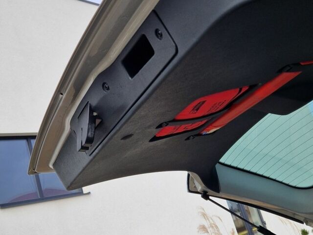 Серый Опель Зафира, объемом двигателя 1.6 л и пробегом 317 тыс. км за 5500 $, фото 11 на Automoto.ua