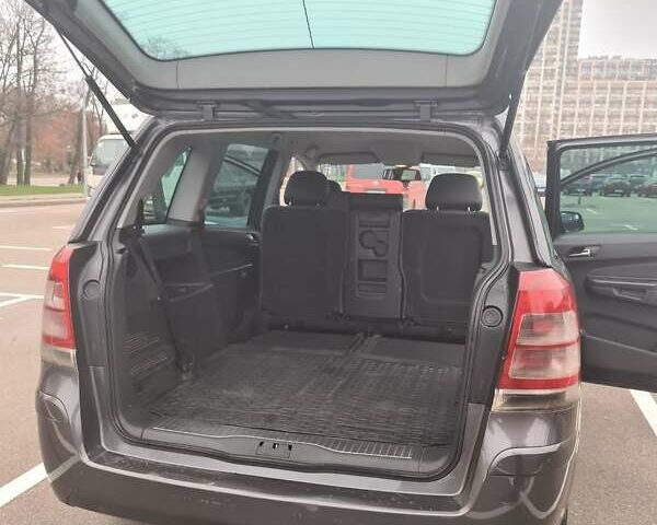 Сірий Опель Зафіра, об'ємом двигуна 1.91 л та пробігом 312 тис. км за 7200 $, фото 15 на Automoto.ua