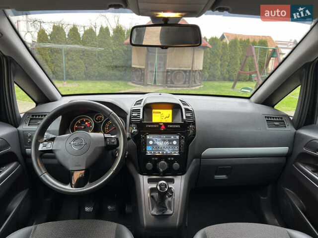 Серый Опель Зафира, объемом двигателя 1.7 л и пробегом 191 тыс. км за 7900 $, фото 42 на Automoto.ua