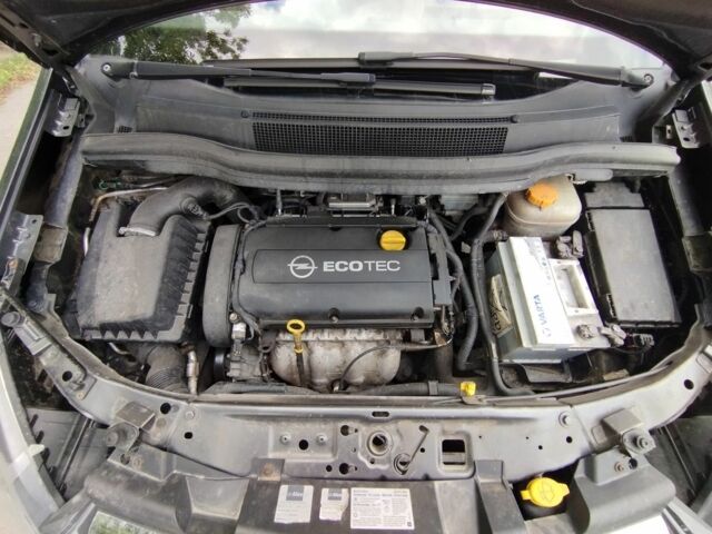 Серый Опель Зафира, объемом двигателя 0 л и пробегом 235 тыс. км за 5700 $, фото 10 на Automoto.ua