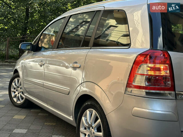 Сірий Опель Зафіра, об'ємом двигуна 1.6 л та пробігом 156 тис. км за 6899 $, фото 77 на Automoto.ua