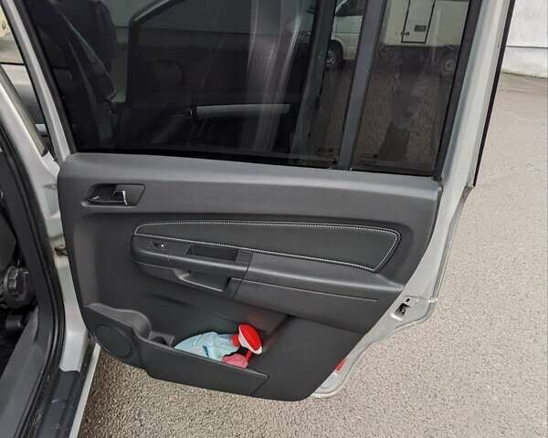 Серый Опель Зафира, объемом двигателя 1.7 л и пробегом 290 тыс. км за 6800 $, фото 8 на Automoto.ua