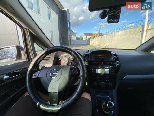Сірий Опель Зафіра, об'ємом двигуна 1.7 л та пробігом 260 тис. км за 5800 $, фото 6 на Automoto.ua