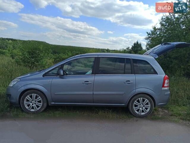 Серый Опель Зафира, объемом двигателя 1.7 л и пробегом 284 тыс. км за 6998 $, фото 8 на Automoto.ua