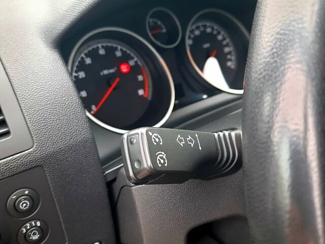 Опель Зафира 2010 в Киеве на Automoto.ua Серый Опель Зафира, объемом двигателя 16 л и пробегом 179 тыс. км за 6200 $, фото 3 на Automoto.ua