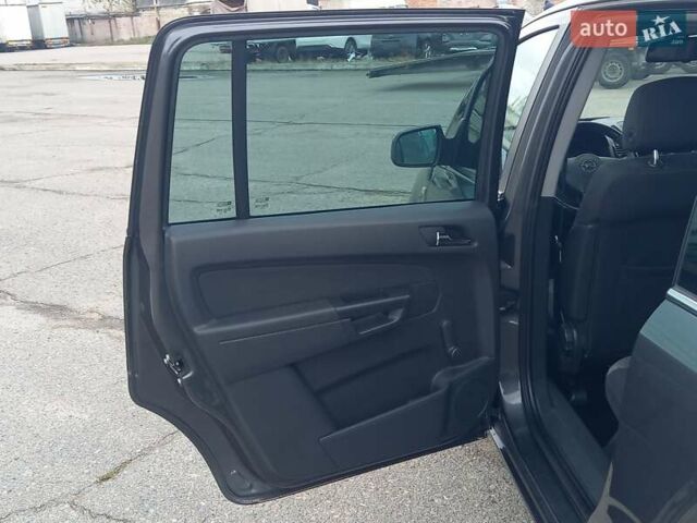 Сірий Опель Зафіра, об'ємом двигуна 1.6 л та пробігом 223 тис. км за 6900 $, фото 41 на Automoto.ua