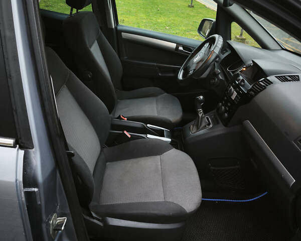 Сірий Опель Зафіра, об'ємом двигуна 1.69 л та пробігом 326 тис. км за 5800 $, фото 21 на Automoto.ua