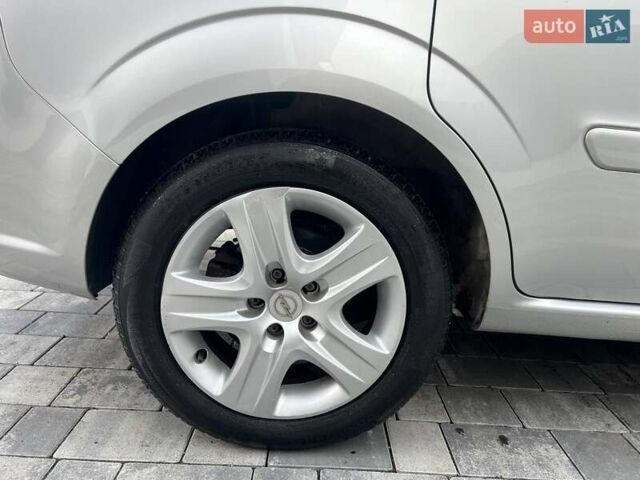 Серый Опель Зафира, объемом двигателя 1.6 л и пробегом 167 тыс. км за 7499 $, фото 25 на Automoto.ua