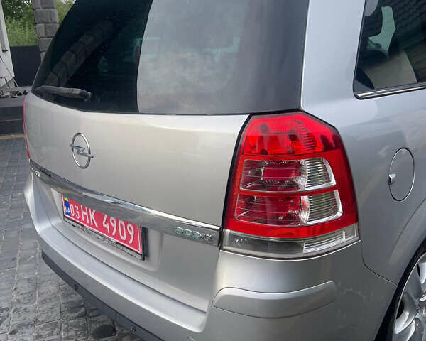 Сірий Опель Зафіра, об'ємом двигуна 1.6 л та пробігом 190 тис. км за 6800 $, фото 13 на Automoto.ua