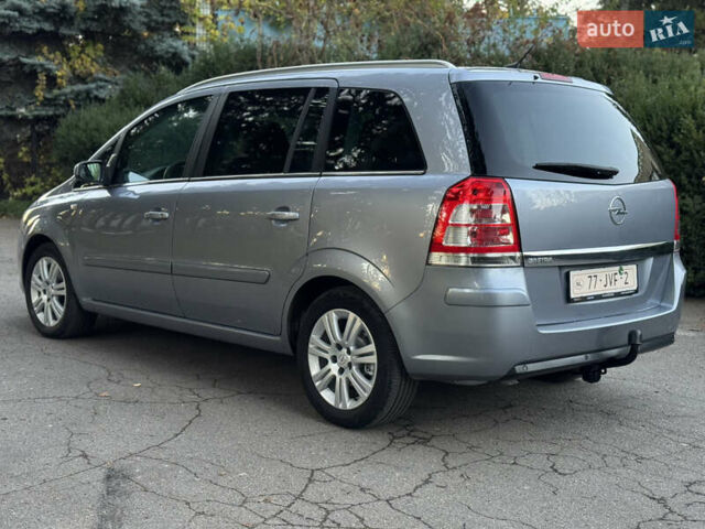 Опель Зафира 2010 в Умани на Automoto.ua Серый Опель Зафира, объемом двигателя 1.8 л и пробегом 174 тыс. км за 6500 $, фото 7 на Automoto.ua