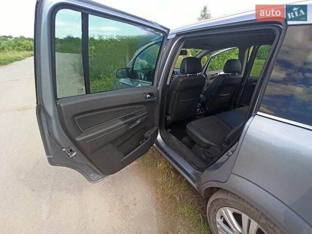 Серый Опель Зафира, объемом двигателя 1.7 л и пробегом 284 тыс. км за 6998 $, фото 12 на Automoto.ua