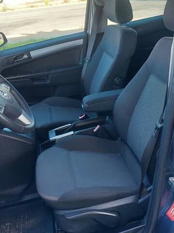 Серый Опель Зафира, объемом двигателя 1.6 л и пробегом 189 тыс. км за 6650 $, фото 14 на Automoto.ua