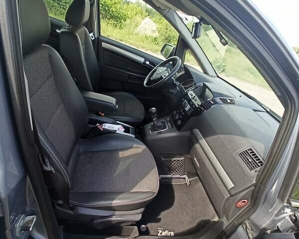 Серый Опель Зафира, объемом двигателя 1.7 л и пробегом 284 тыс. км за 6998 $, фото 19 на Automoto.ua