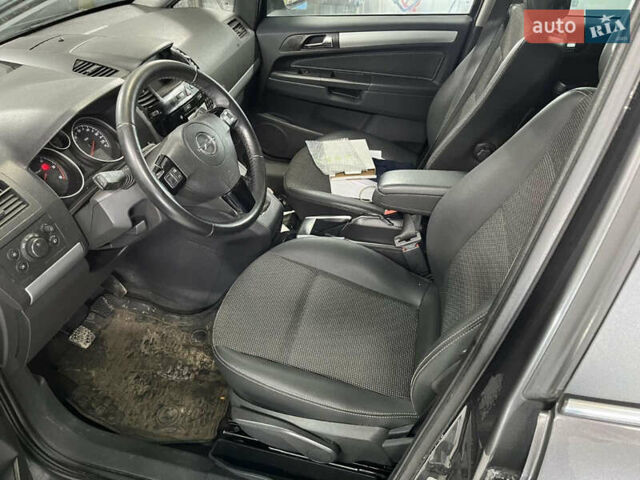 Серый Опель Зафира, объемом двигателя 1.7 л и пробегом 224 тыс. км за 7850 $, фото 4 на Automoto.ua