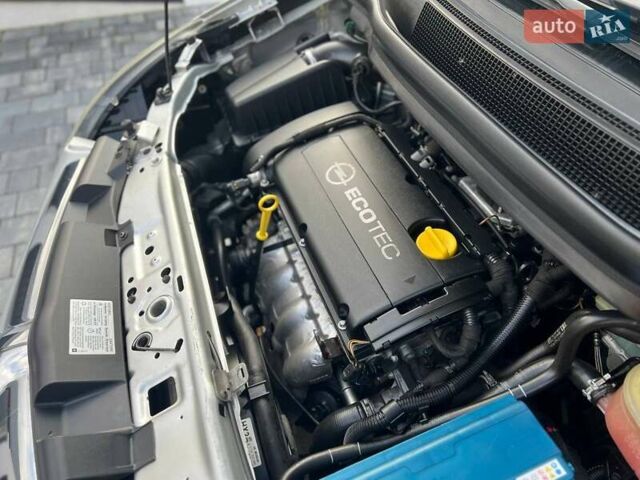 Серый Опель Зафира, объемом двигателя 1.6 л и пробегом 167 тыс. км за 7499 $, фото 63 на Automoto.ua