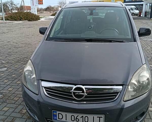 Серый Опель Зафира, объемом двигателя 1.69 л и пробегом 234 тыс. км за 6800 $, фото 77 на Automoto.ua