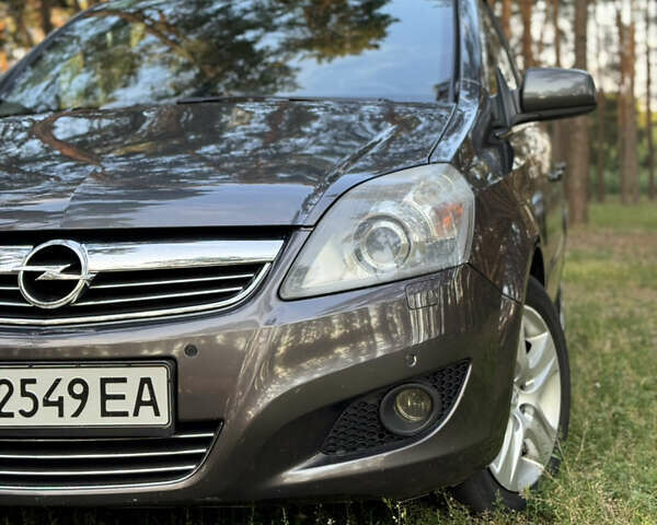 Сірий Опель Зафіра, об'ємом двигуна 1.7 л та пробігом 320 тис. км за 7600 $, фото 22 на Automoto.ua