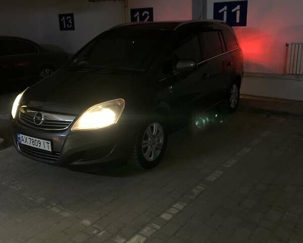 Серый Опель Зафира, объемом двигателя 1.8 л и пробегом 325 тыс. км за 7000 $, фото 15 на Automoto.ua
