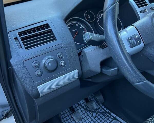 Опель Зафира 2010 в Луцке на Automoto.ua Серый Опель Зафира, объемом двигателя 1.6 л и пробегом 172 тыс. км за 6999 $, фото 17 на Automoto.ua