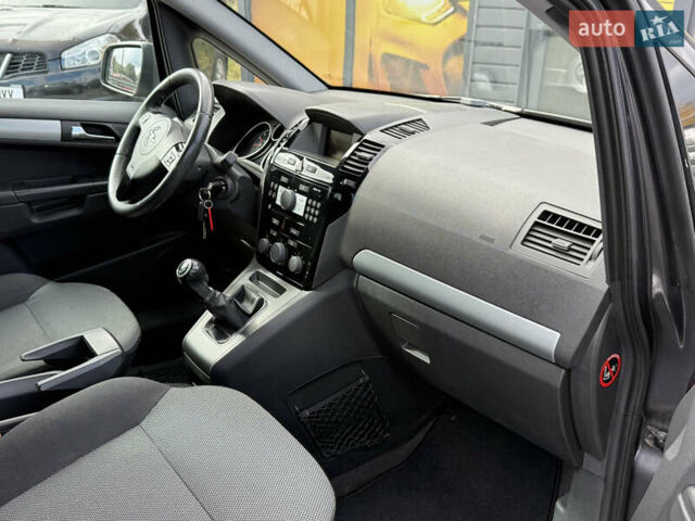 Опель Зафира 2010 в Стрые на Automoto.ua Серый Опель Зафира, объемом двигателя 1.8 л и пробегом 197 тыс. км за 6999 $, фото 30 на Automoto.ua