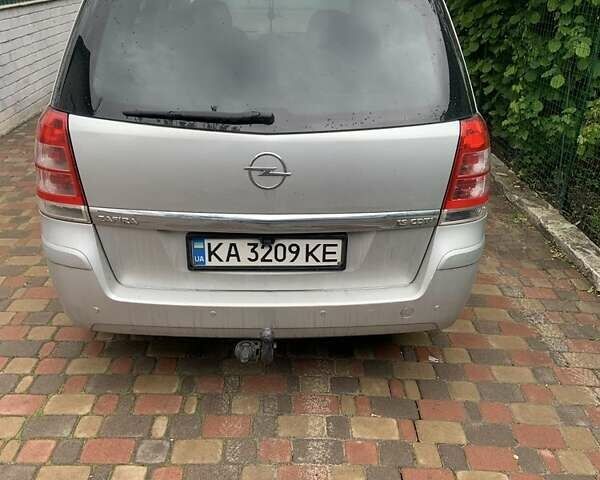 Сірий Опель Зафіра, об'ємом двигуна 1.9 л та пробігом 202 тис. км за 6000 $, фото 2 на Automoto.ua