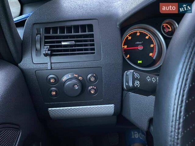 Опель Зафира 2010 в Виннице на Automoto.ua Серый Опель Зафира, объемом двигателя 1.7 л и пробегом 187 тыс. км за 7800 $, фото 9 на Automoto.ua