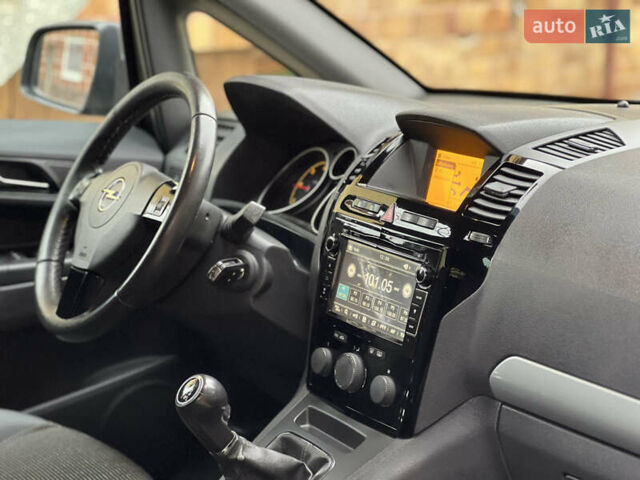 Серый Опель Зафира, объемом двигателя 1.7 л и пробегом 191 тыс. км за 7900 $, фото 39 на Automoto.ua